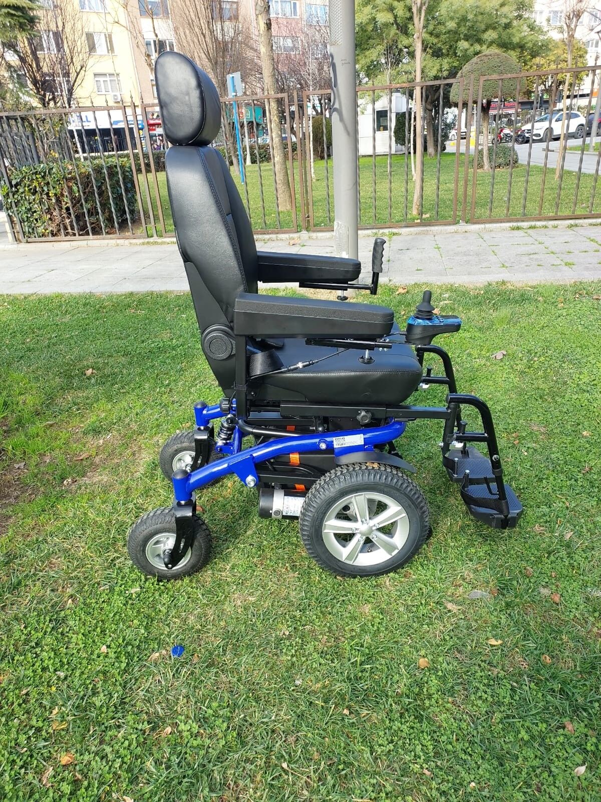 Poylin P265 Akülü Tekerlekli Sandalye